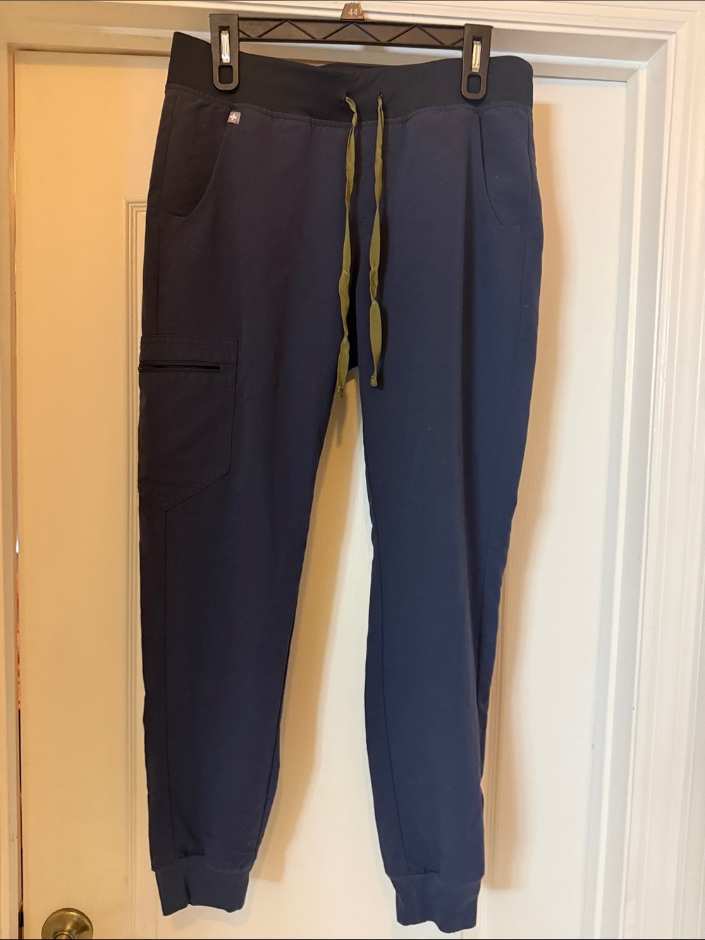 Figs Quiet Navy Medium Casma Scrub Top and Zamora Jogger Set - Picture 5 of 6